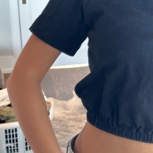 Aritzia cropped black top - Picture 5 of 5